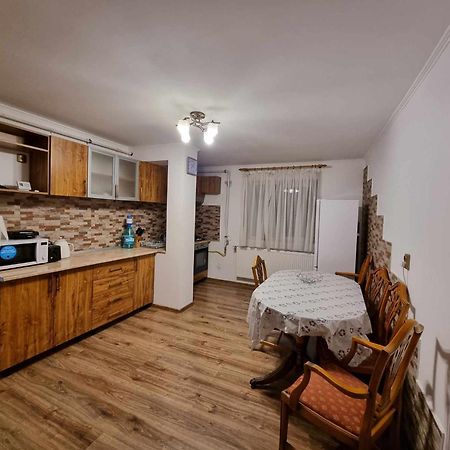 Lovely 2 Bedrooms Flat Cornelia- Central Corabia 외부 사진